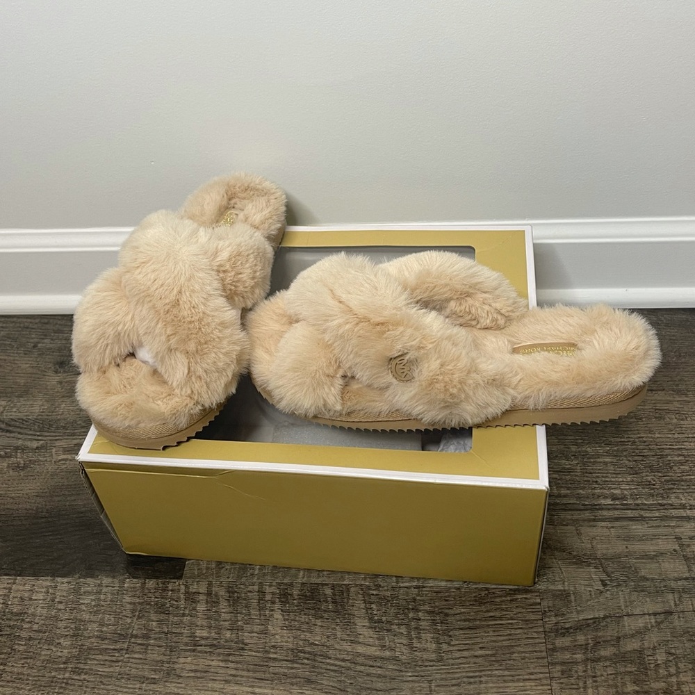 Micheal Kors Furry Slides, Tan/Beige, Size 10
